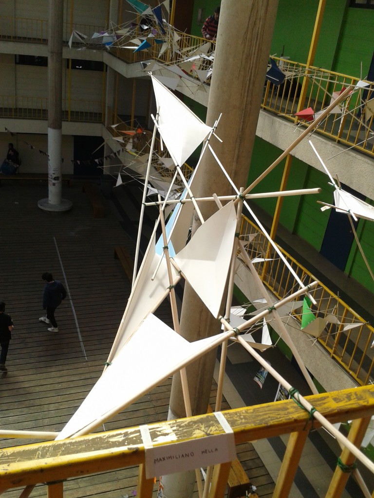 2013. VOLADIZOS